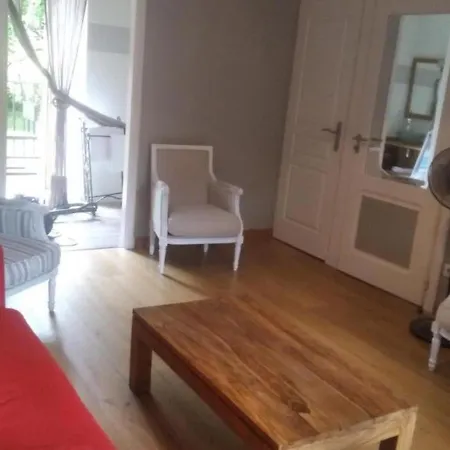 Maison Confortable Avec Balcon Au Coeur De Cadouin, Proche De Dordogne Et Grands Sites Touristiques - Fr-1-616-196 Apartamento
