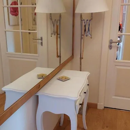 Maison Confortable Avec Balcon Au Coeur De Cadouin, Proche De Dordogne Et Grands Sites Touristiques - Fr-1-616-196 * Le Buisson-de-Cadouin