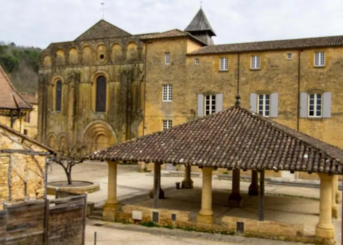 Vakantiehuis Maison Confortable Avec Balcon Au Coeur De Cadouin, Proche De Dordogne Et Grands Sites Touristiques - Fr-1-616-196